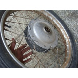 Rueda delantera completa